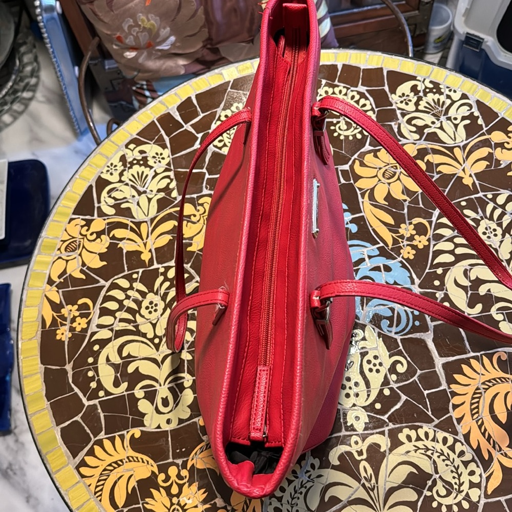 NINE WEST RED LEATHER TOTE - Picture 3 of 9
